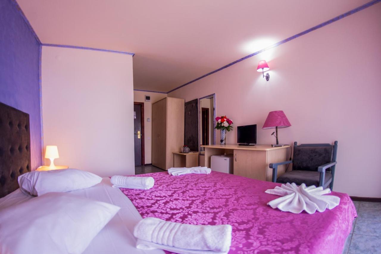 Voila Hotel Mamaia