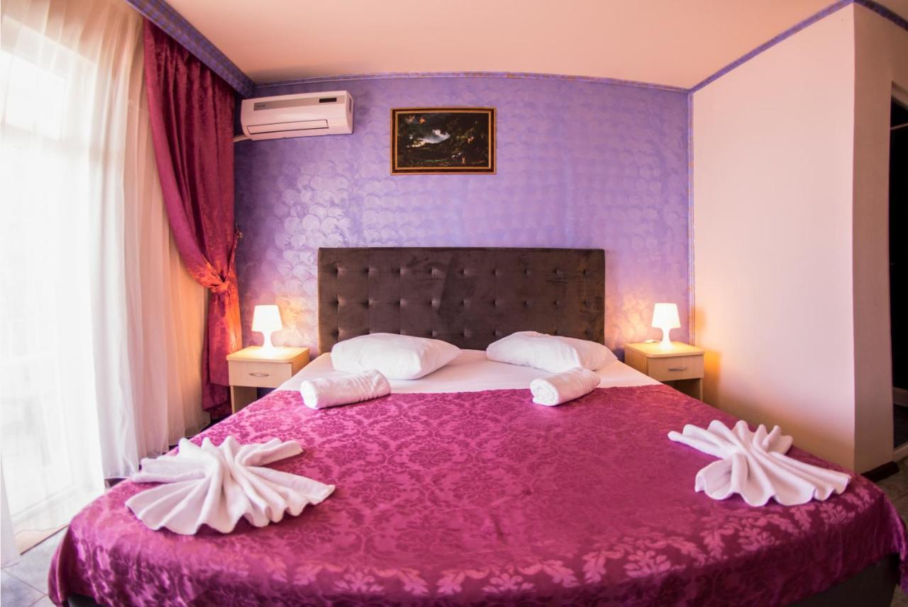 Voila Hotel Mamaia