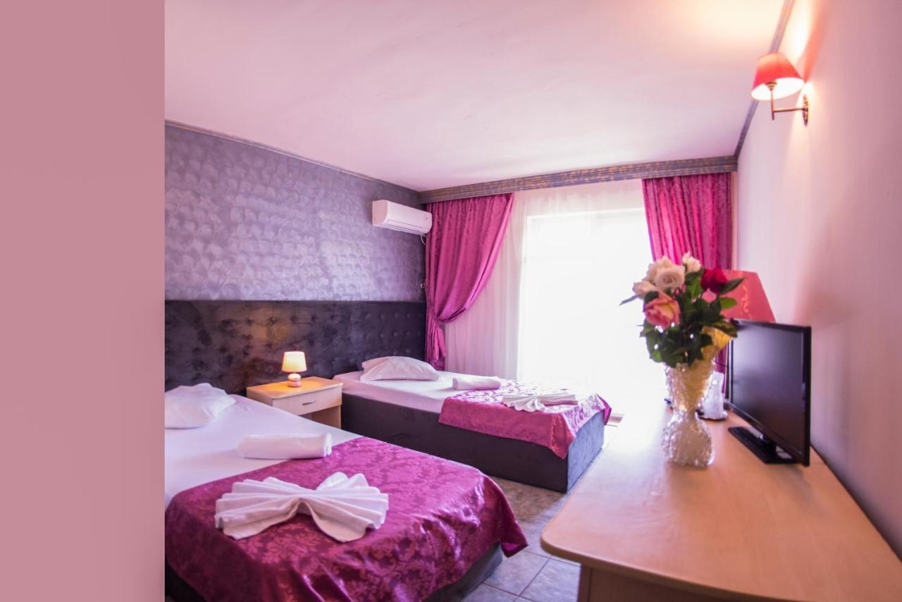 Voila Hotel 3*