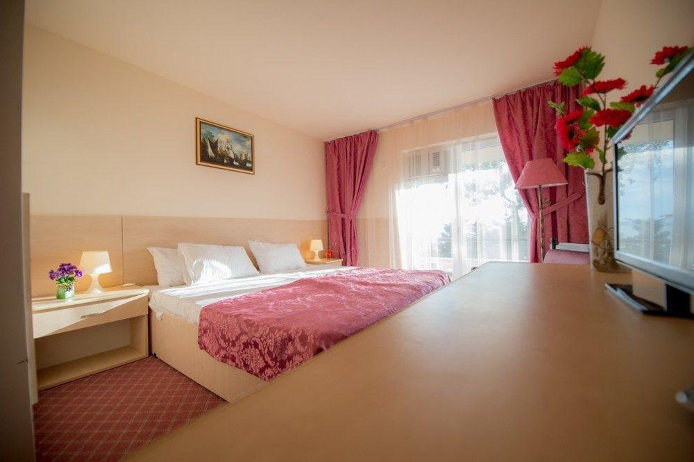 Hotel Voila 3*